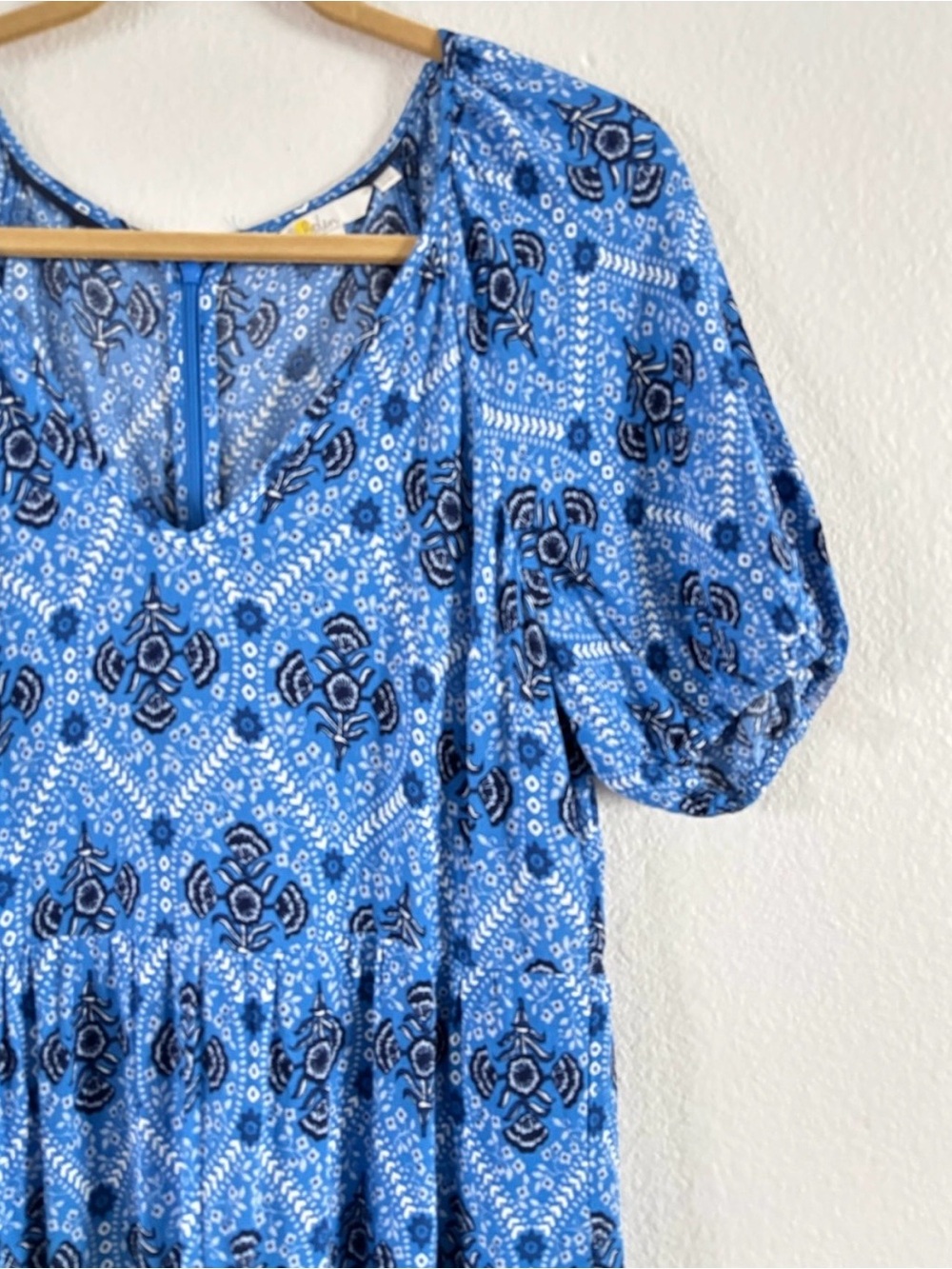 Boden V-Neck Midi Dress Mosaic Blue Poppy Bloom Tiered Puff Sleeve Sz 6 - Picture 3 of 11
